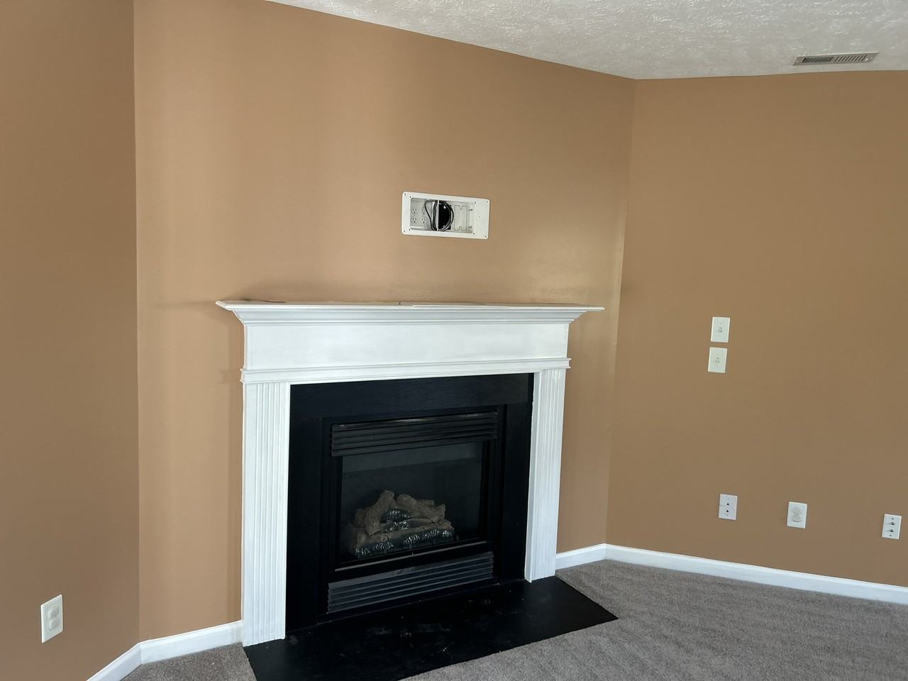 6932 Saint Julian Way #NA - Photo 7 of 38