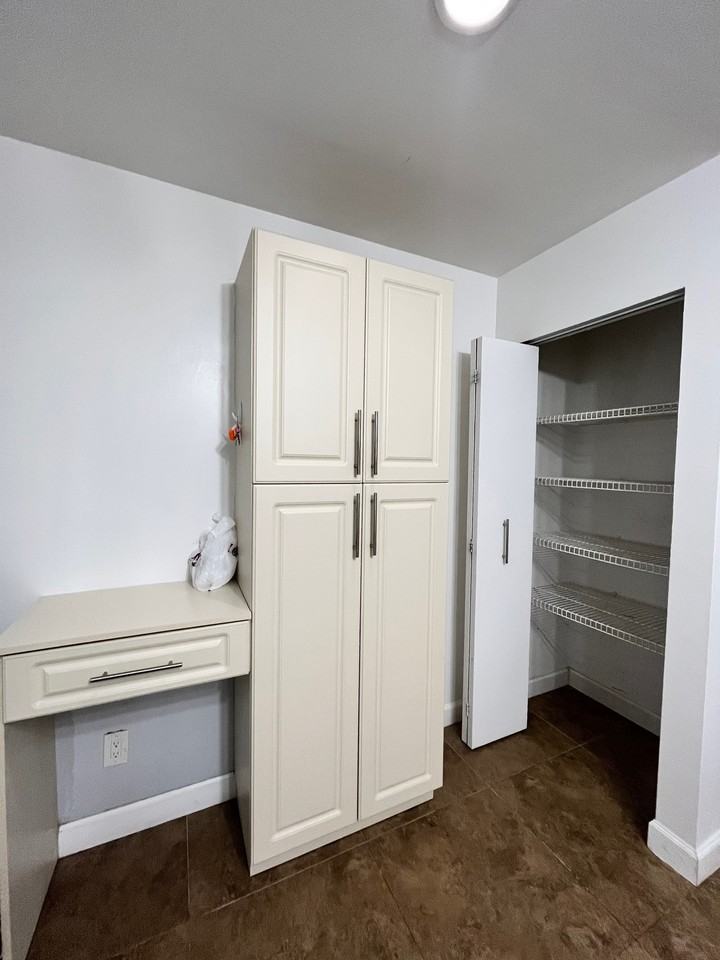 2904 Belmont Ln #2904 - Photo 3 of 10