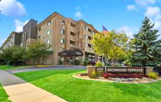 featured image of 400 N Richmond St #416
