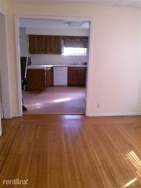 176 N Transit St - Photo 3 of 9