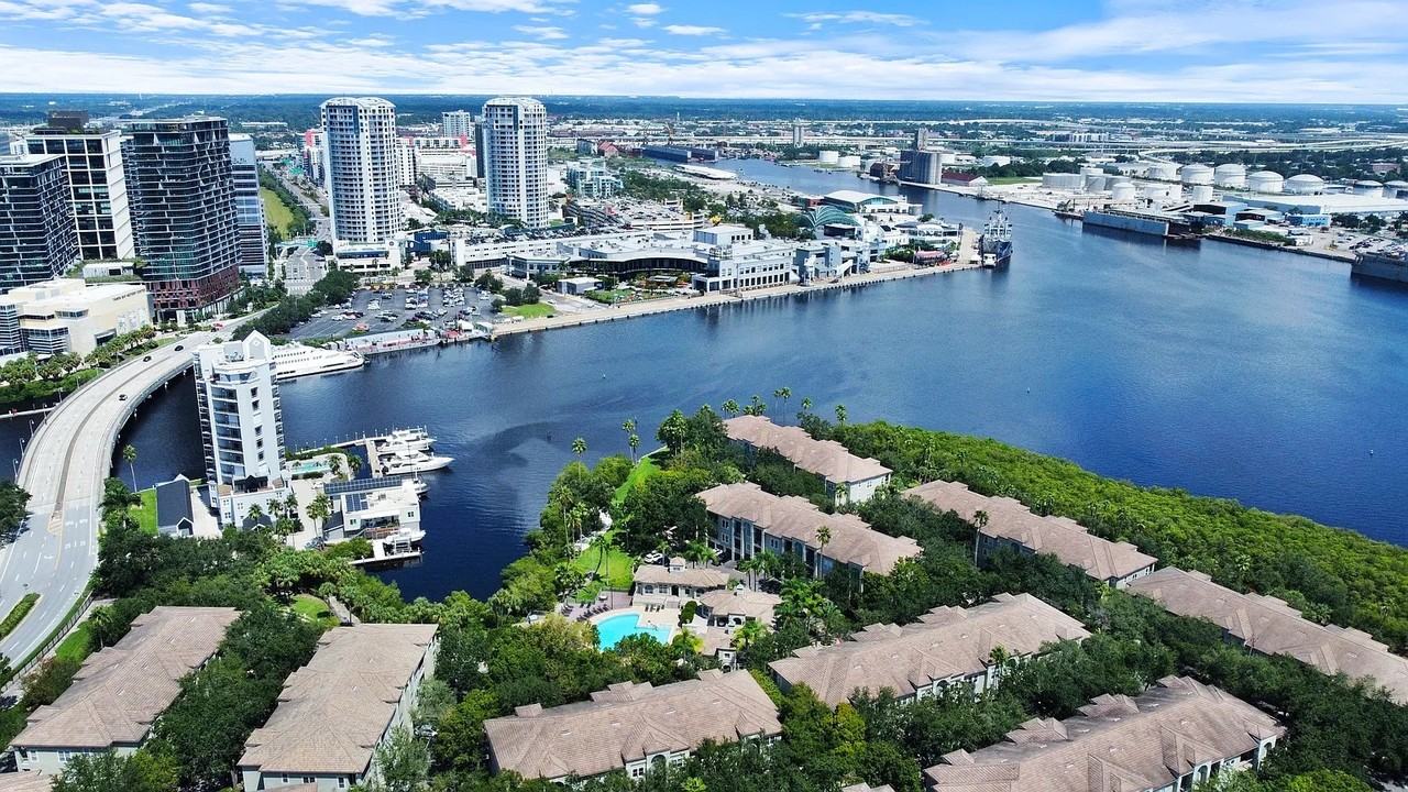 708 Promenade Pl - Photo 5 of 20