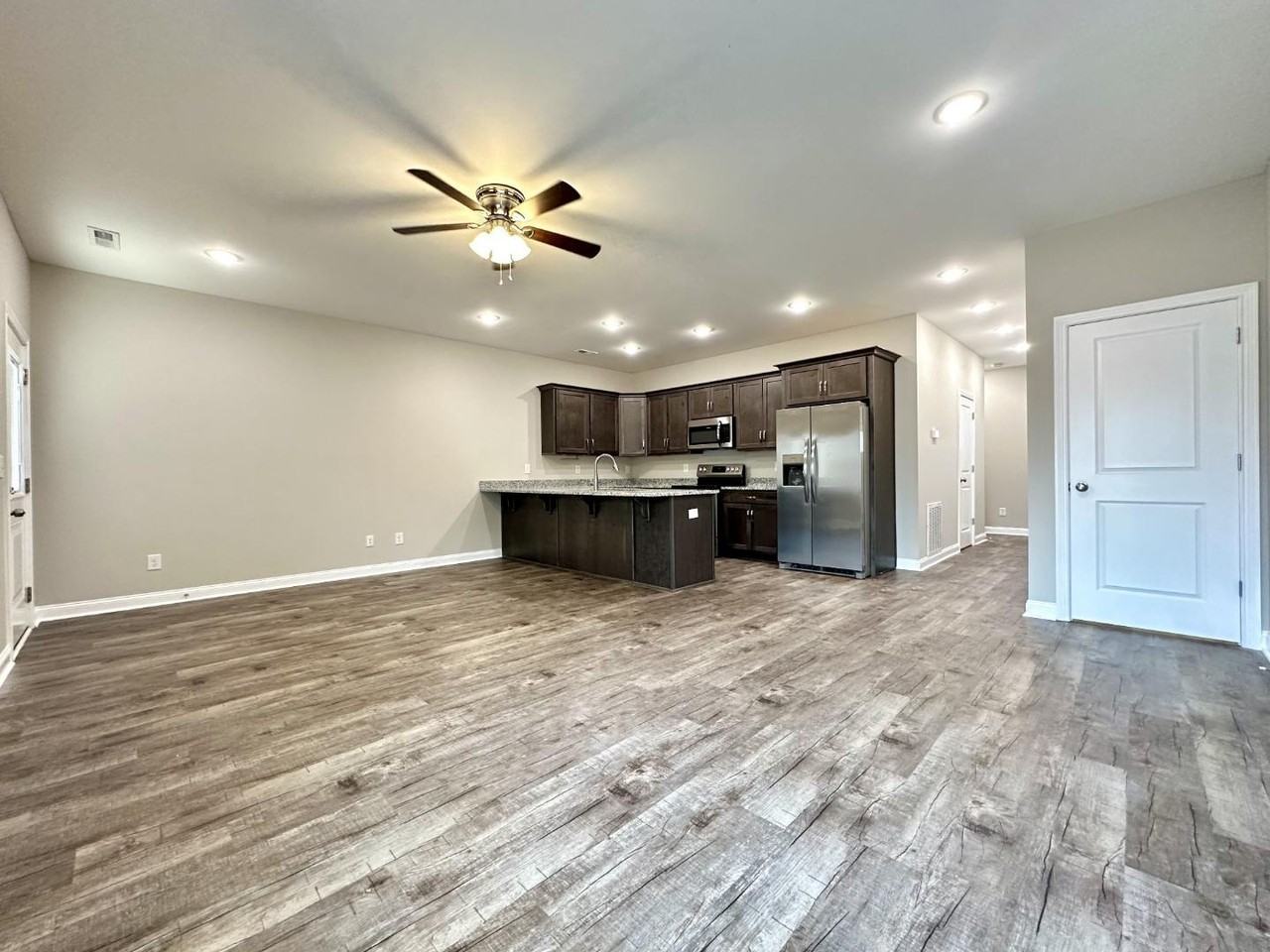 1176 Meadowhill Ln - Photo 4 of 10