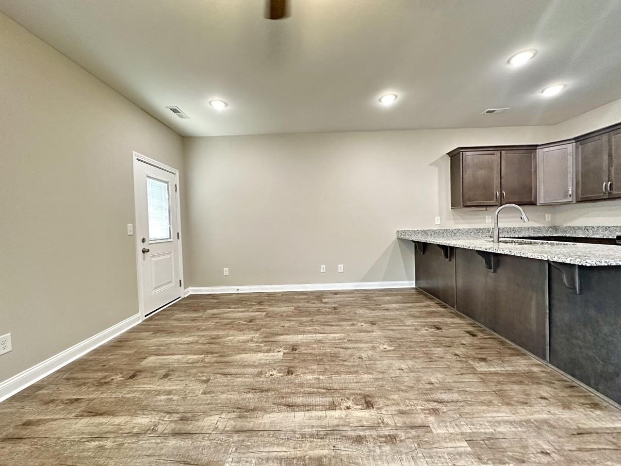 1176 Meadowhill Ln - Photo 6 of 10