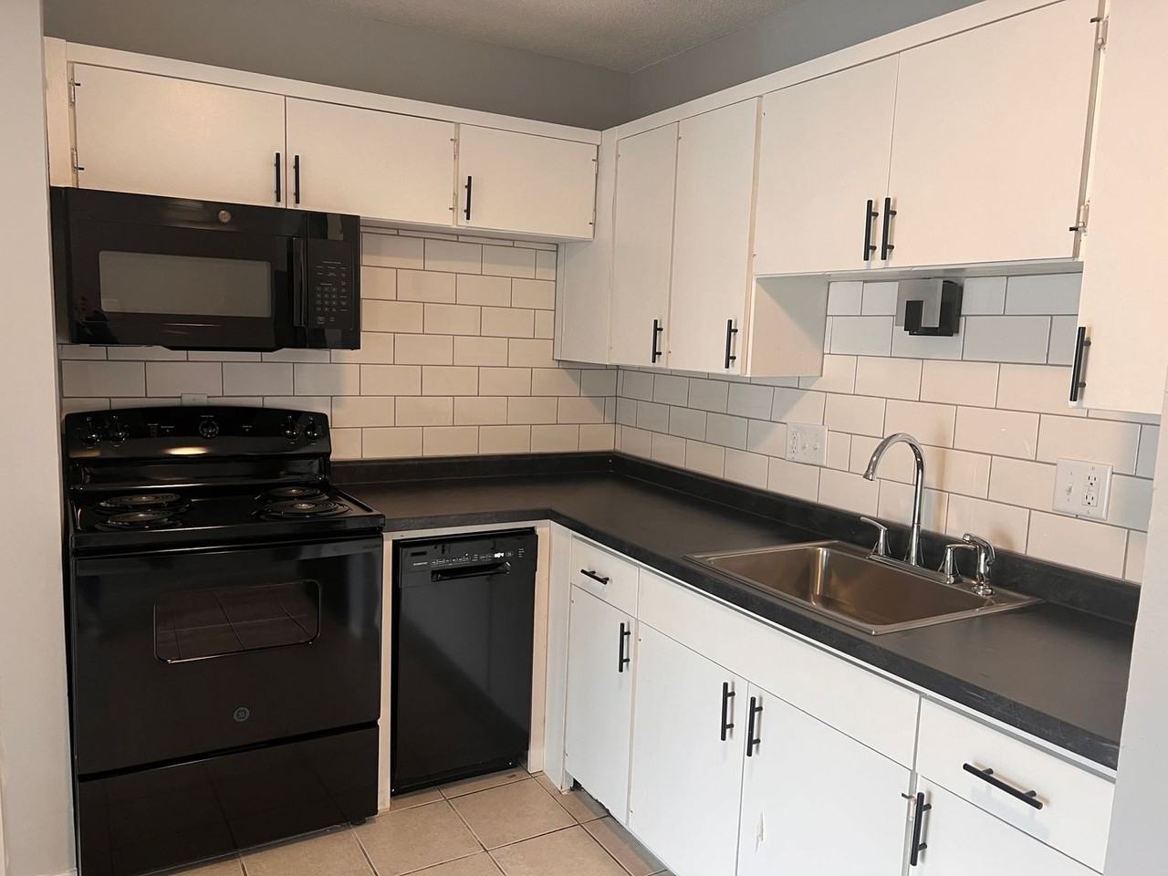 The Oaks Apartments - Photo 2 of 16