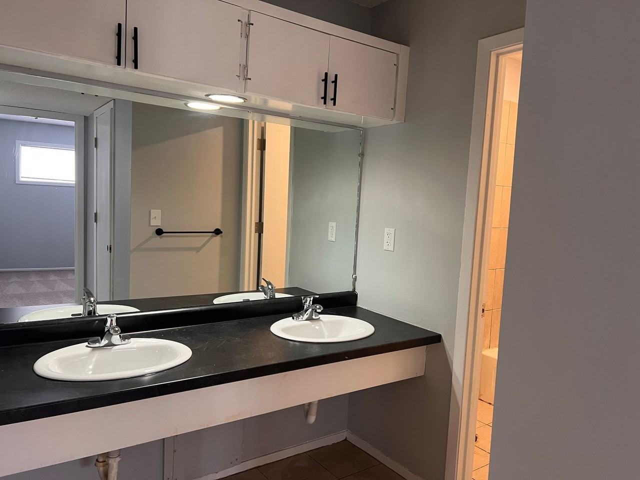 The Oaks Apartments - Photo 7 of 16