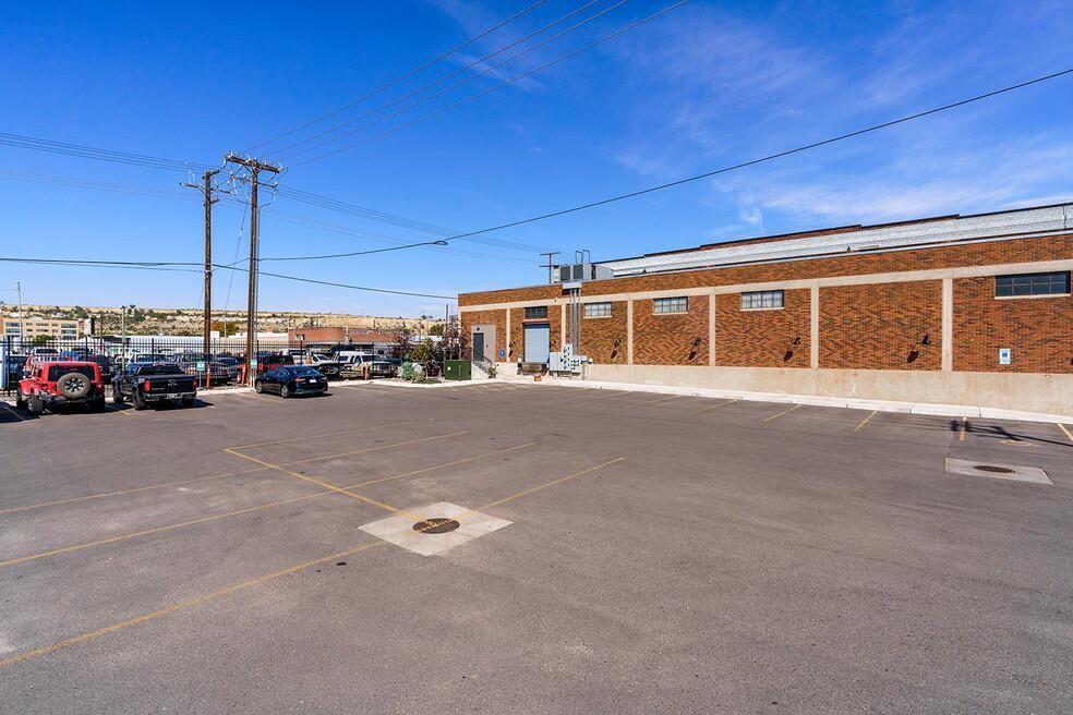 2019 Montana Ave - Photo 2 of 2