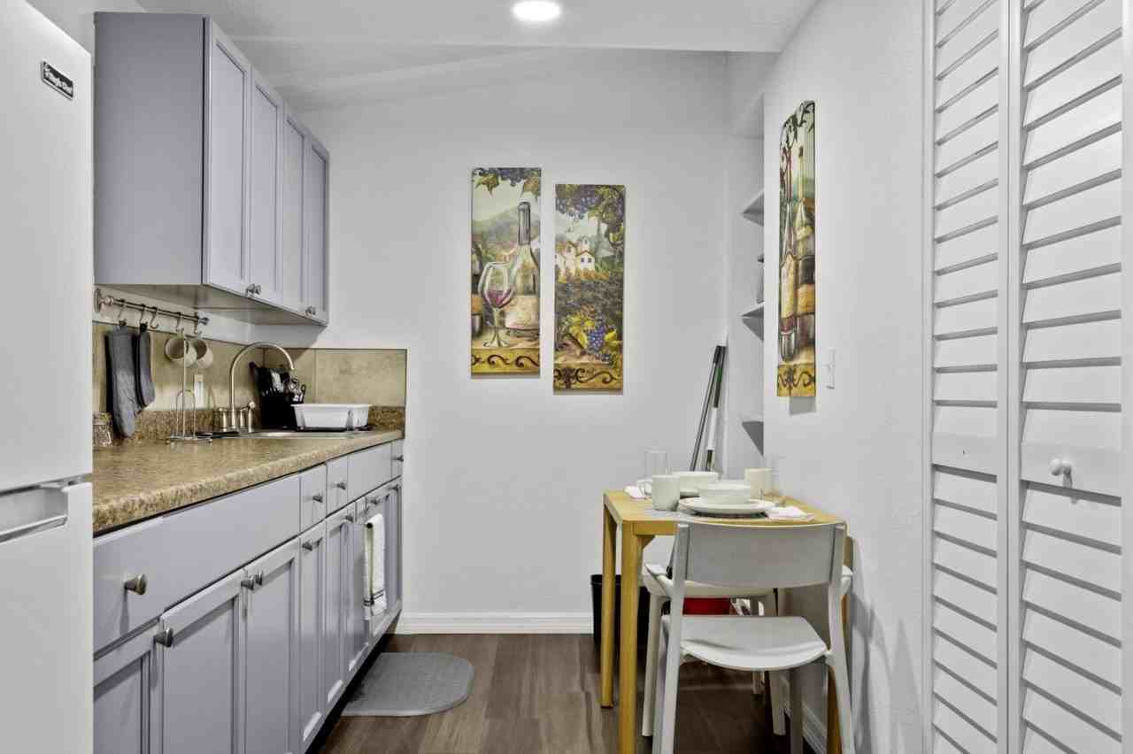 5140  Countryside Court - Photo 3 of 5