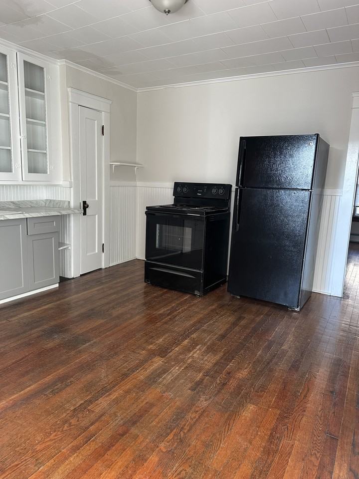 8 Hill Street #1 - Photo 5 of 7