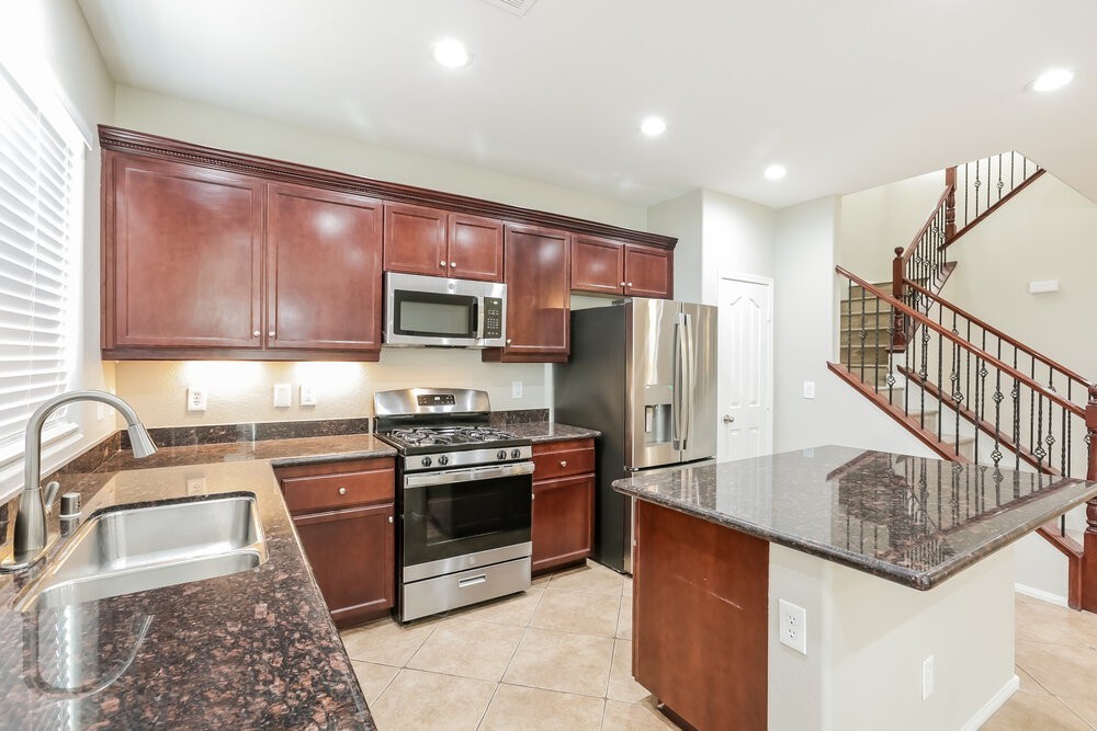 9775 Pan Falls St - Photo 7 of 17