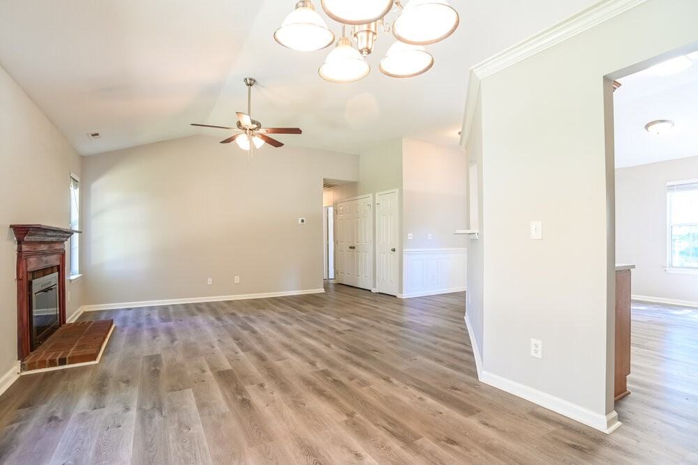 3705 Arthur St - Photo 6 of 16