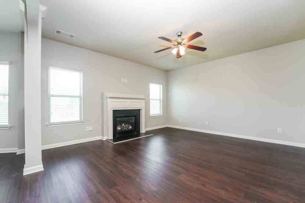 304 Brittney Cv - Photo 4 of 17