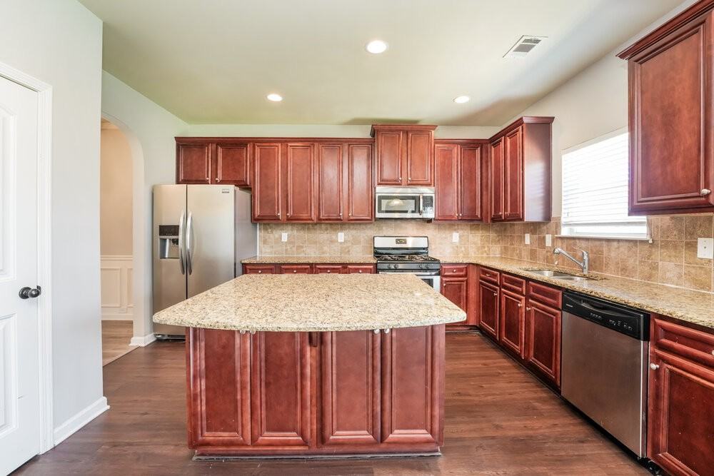 304 Brittney Cv - Photo 7 of 17