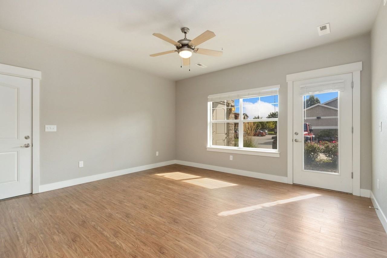 5233 Boardwalk Dr - Photo 3 of 16