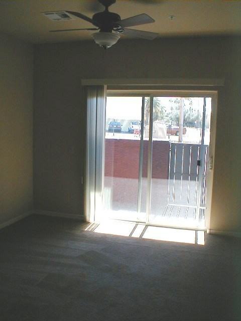 1117 E 8th St - Photo 5 of 12