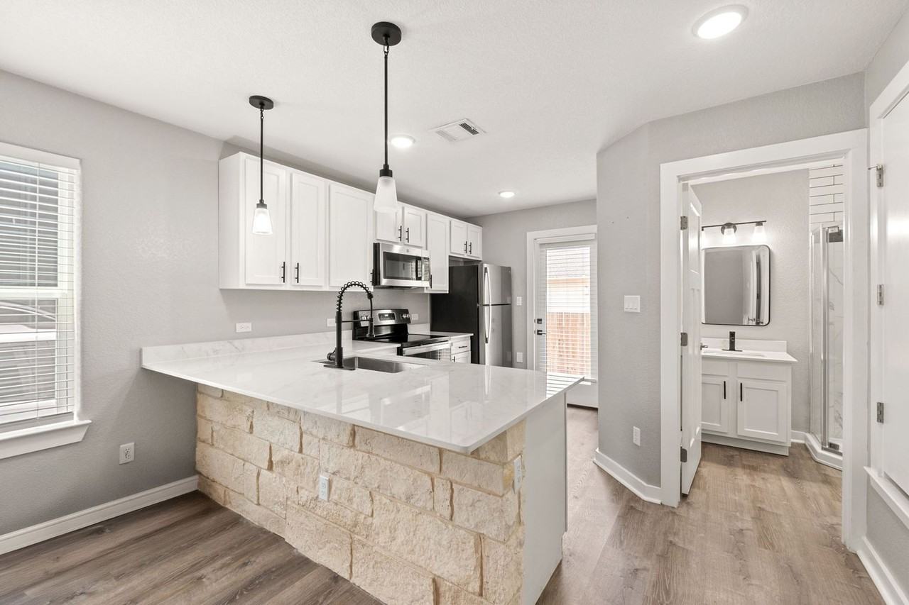 20 Tate Lane - Photo 3 of 44