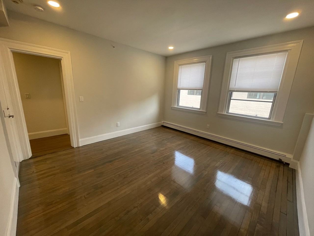 447 Centre St - Photo 4 of 13