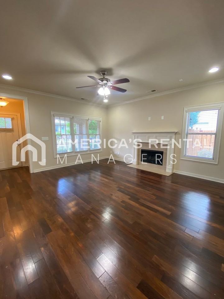 1607 Chace Terrace - Photo 3 of 25