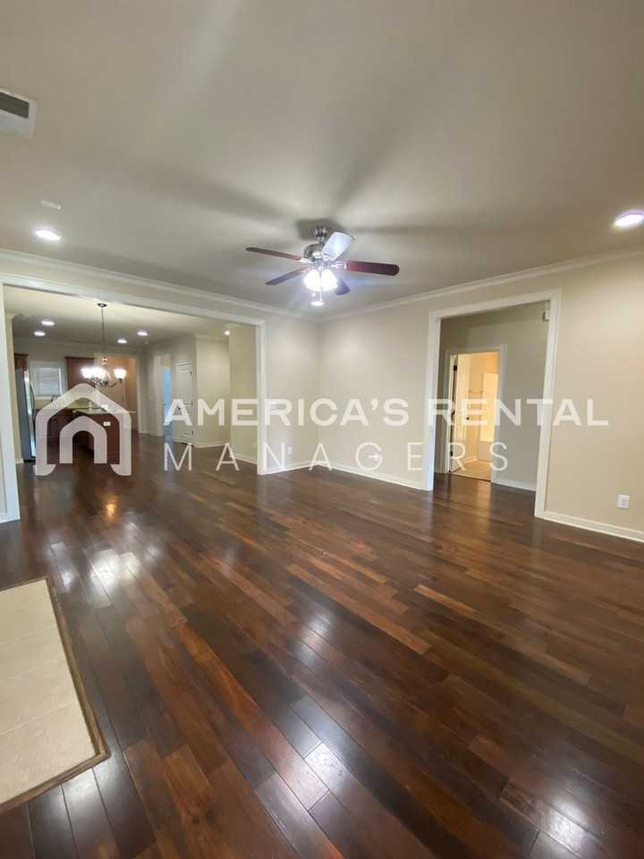 1607 Chace Terrace - Photo 4 of 25