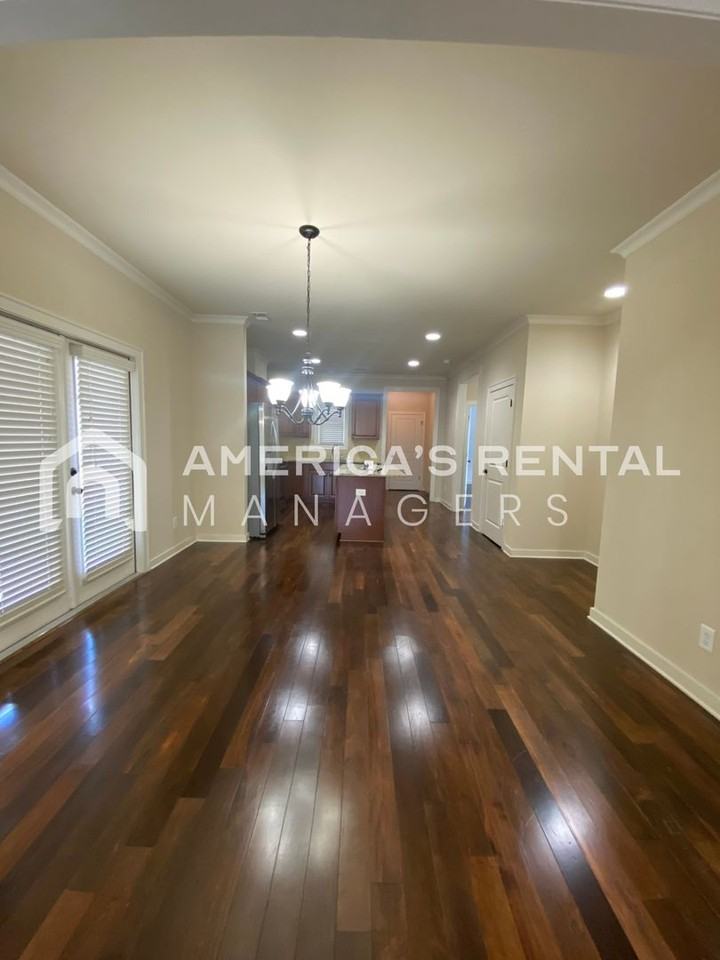 1607 Chace Terrace - Photo 5 of 25