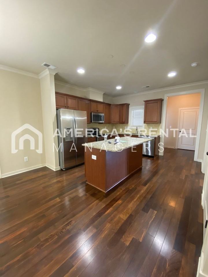 1607 Chace Terrace - Photo 6 of 25