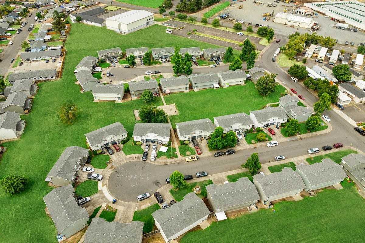 4086 B St - Photo 3 of 19