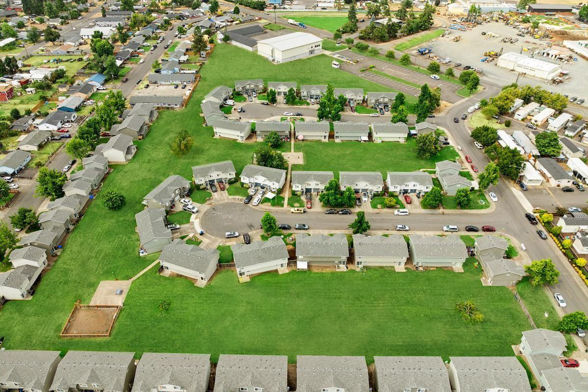 4086 B St - Photo 4 of 19