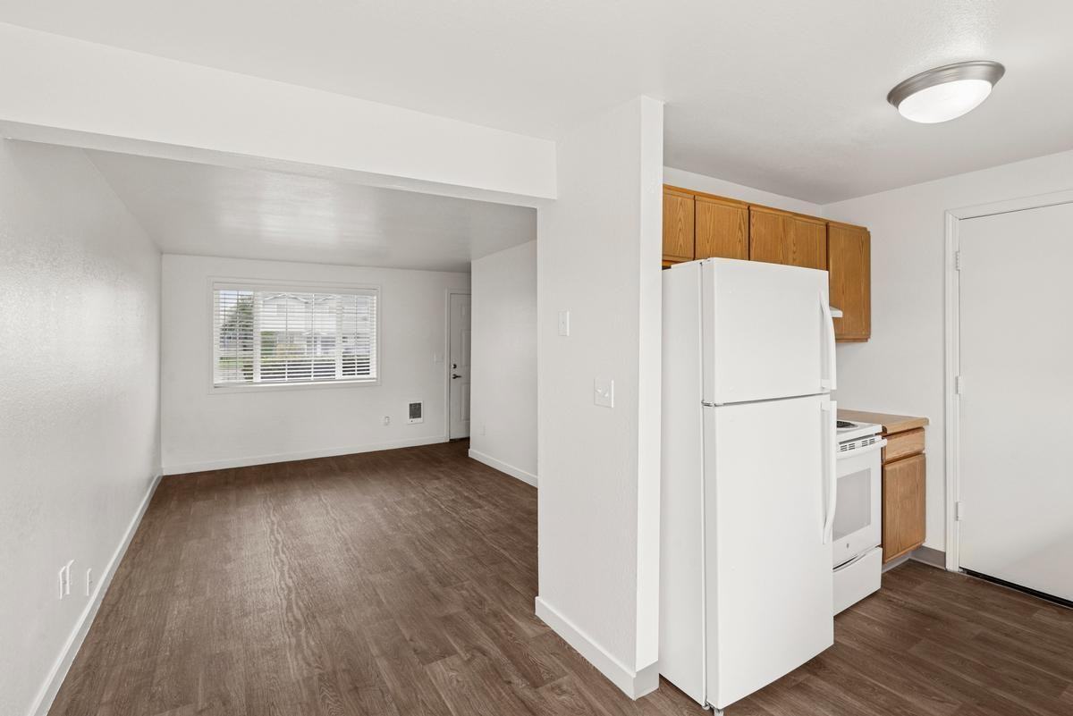 4086 B St - Photo 6 of 19