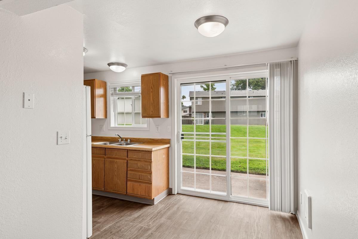 4086 B St - Photo 7 of 10