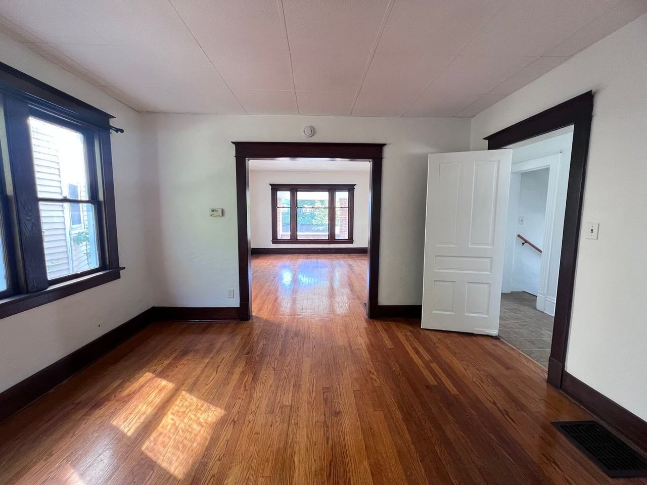 425 Fuller Ave Se - Photo 6 of 50