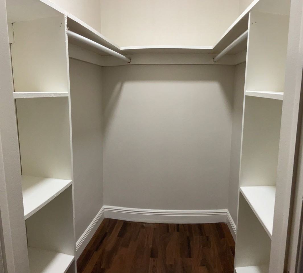 1941 Ne 51st St - Photo 4 of 11