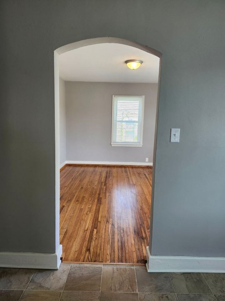 1415 Wright St - Photo 5 of 12