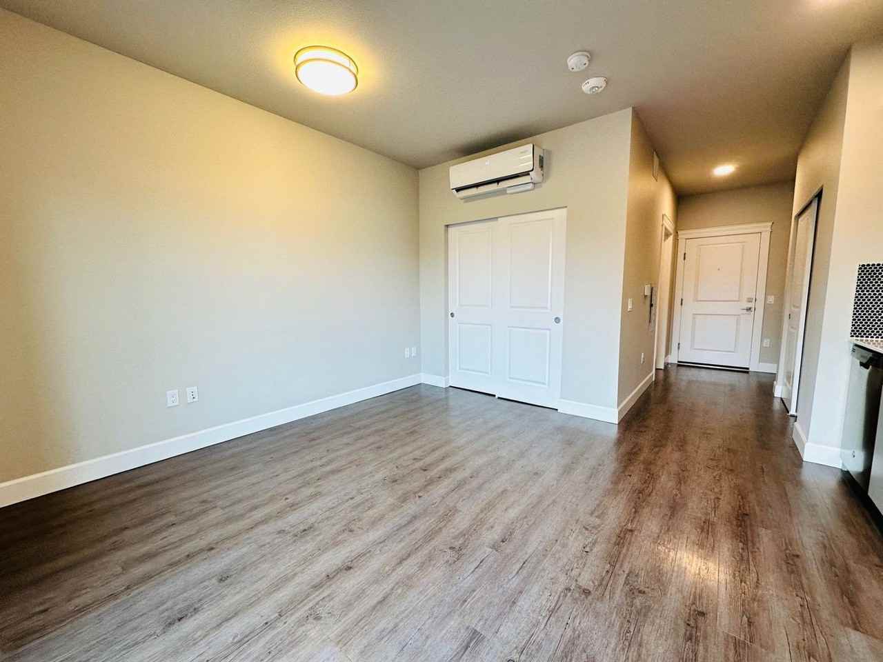 Views on Fifth - Photo 6 of 30