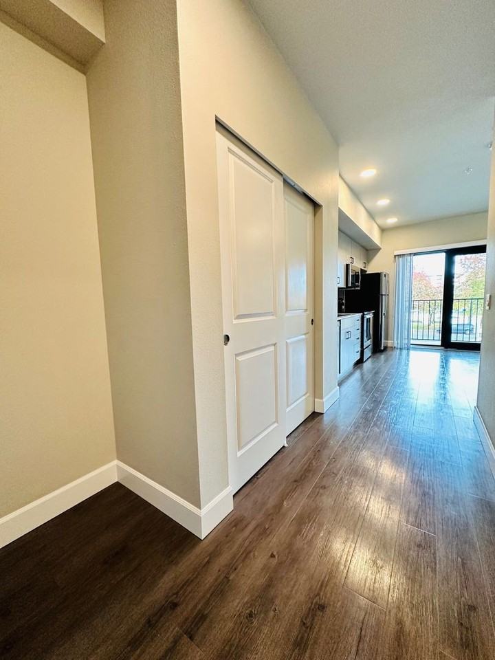 Views on Fifth - Photo 7 of 30