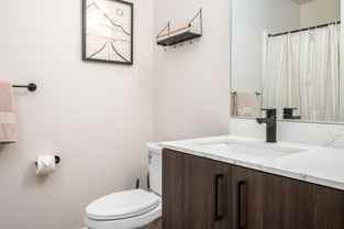 424 Center St Ne - Photo 1 of 1