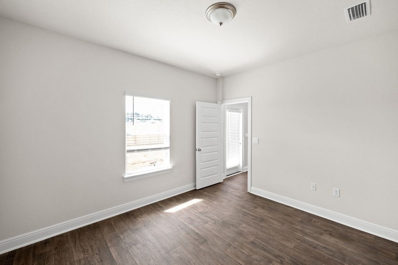 13793 Shea Cir - Photo 7 of 20