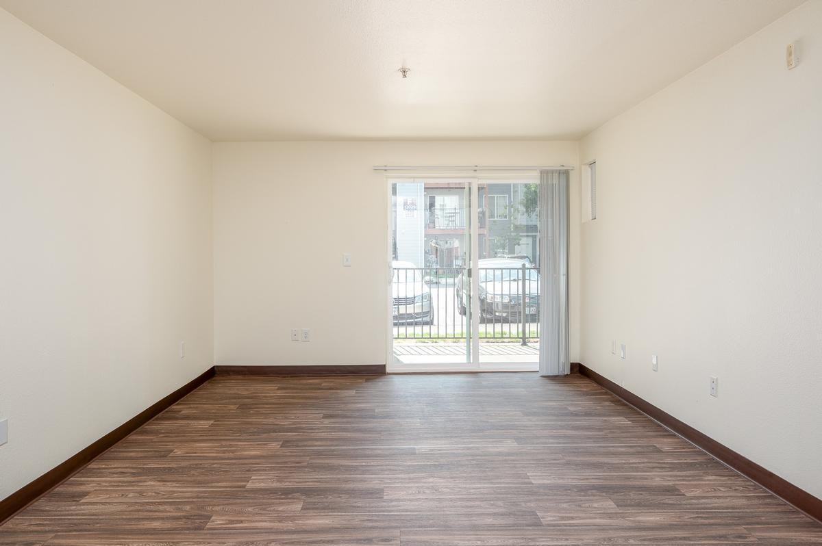 11999 Southwest Tualatin Road - Photo 6 of 20