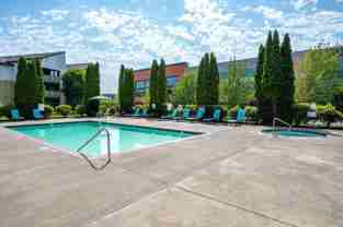 230 Se Edgeway Dr - Photo 1 of 1