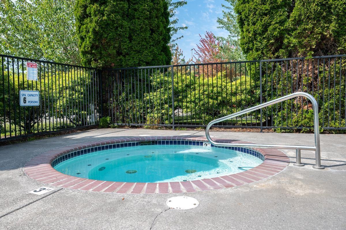 230 Se Edgeway Dr