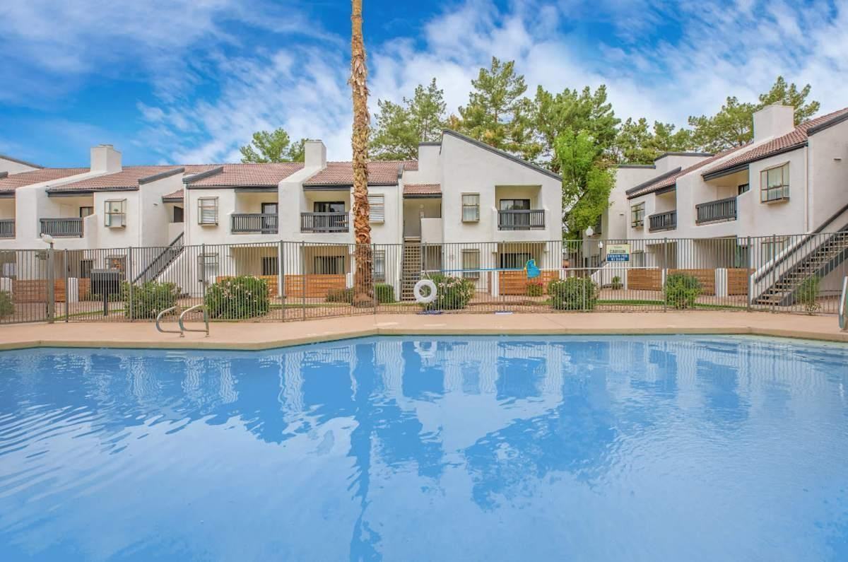 2101 N Evergreen St - Photo 5 of 41