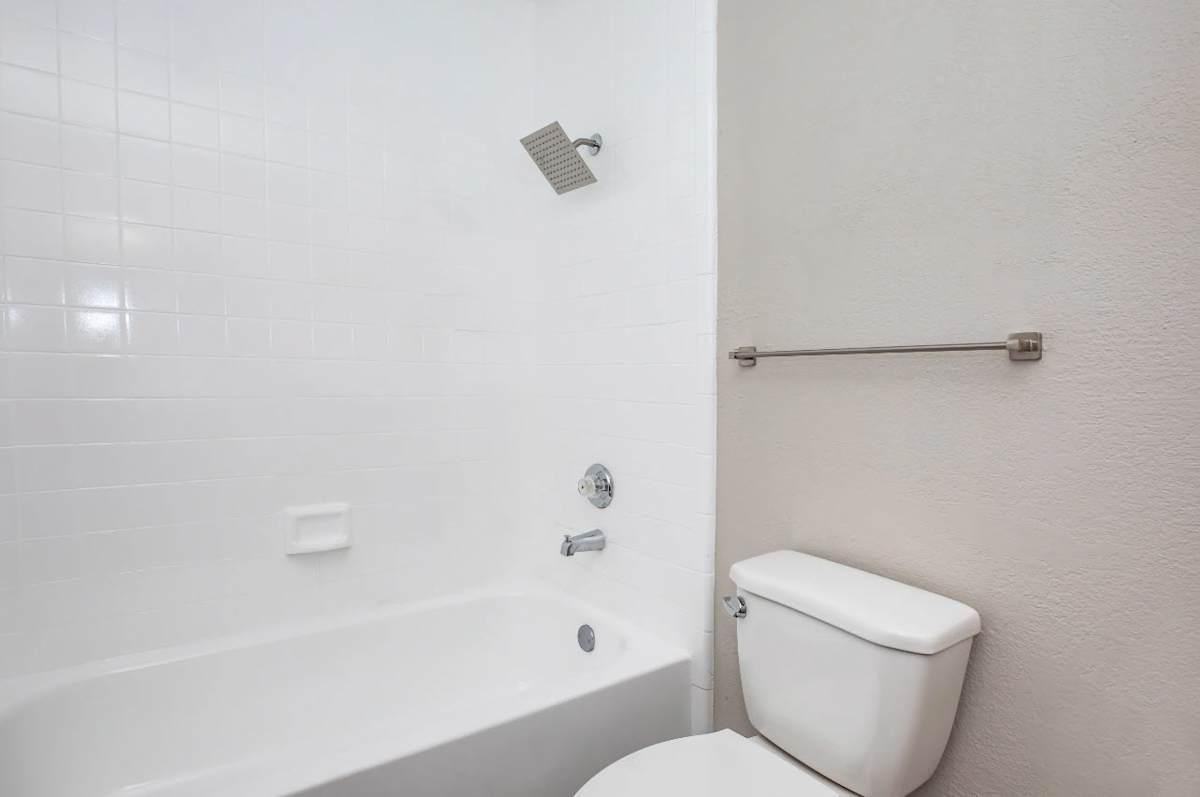 2101 N Evergreen St - Photo 4 of 41