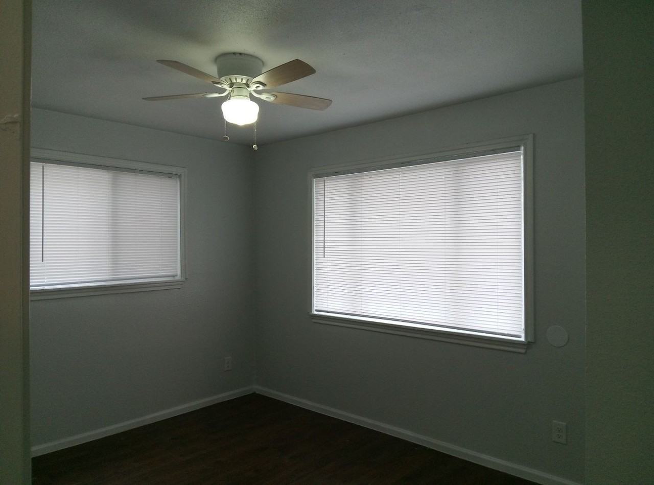 2014 E Crockett St - Photo 4 of 7