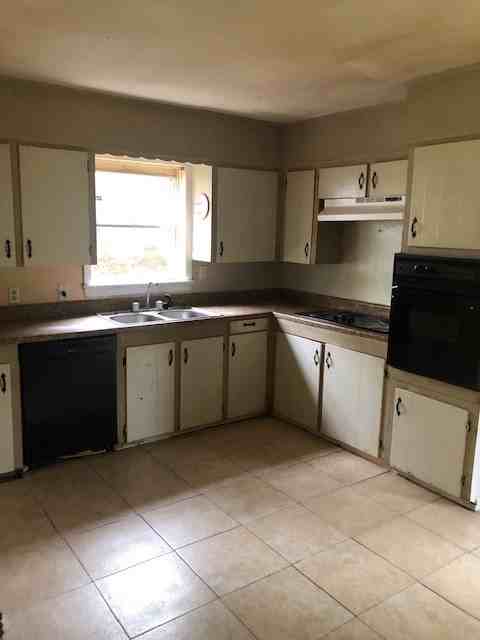 7123 Wyngate Boulevard - Photo 3 of 10