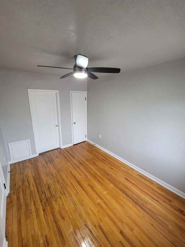 Graylynn Apartments - Photo 7 of 21