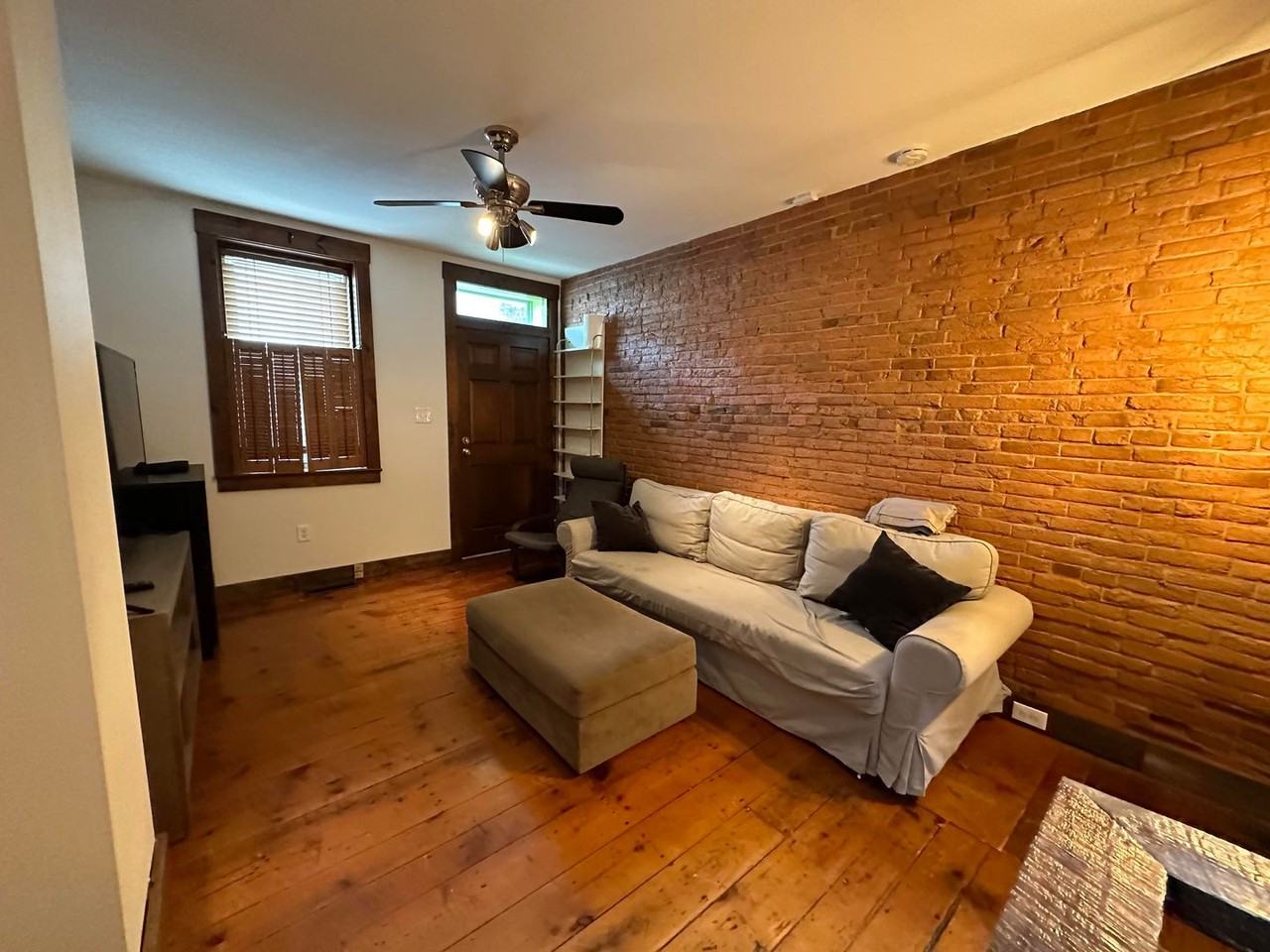 222 W Walnut St - Photo 5 of 18