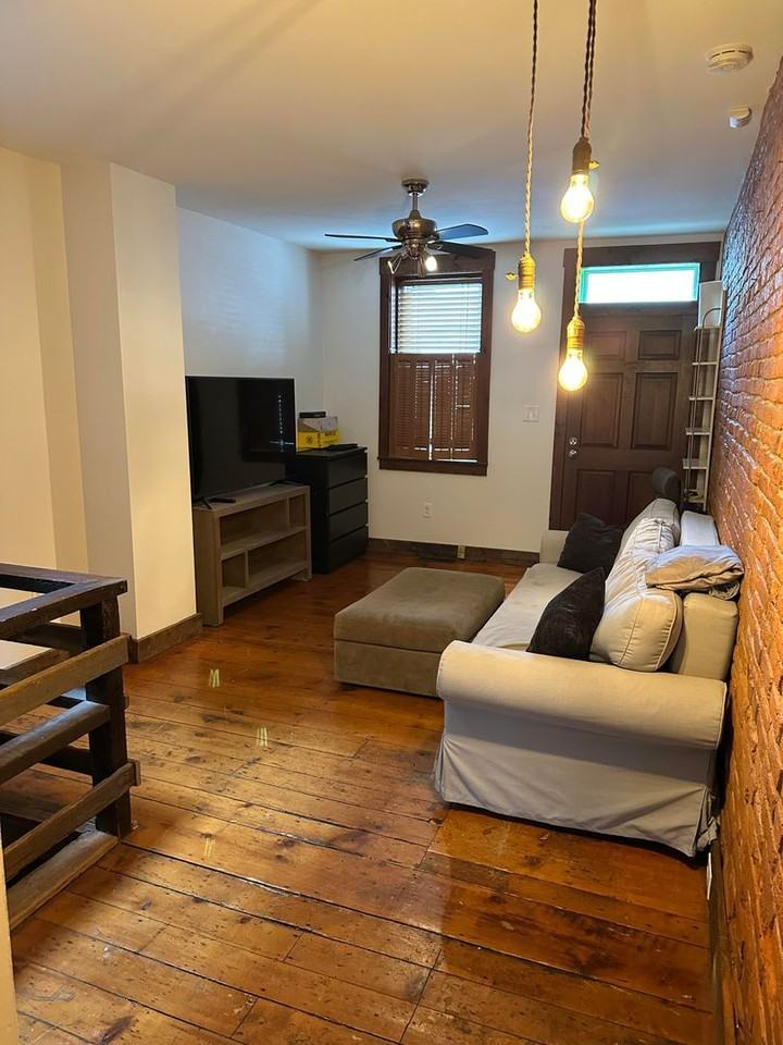 222 W Walnut St - Photo 6 of 18