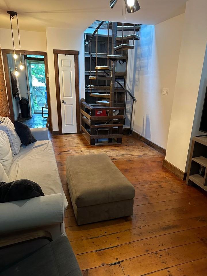 222 W Walnut St - Photo 7 of 18