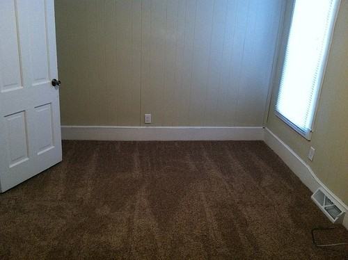 818 W 3rd St - Photo 3 of 10