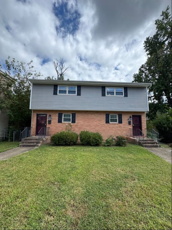 3203 Delaware Ave - Photo 3 of 29