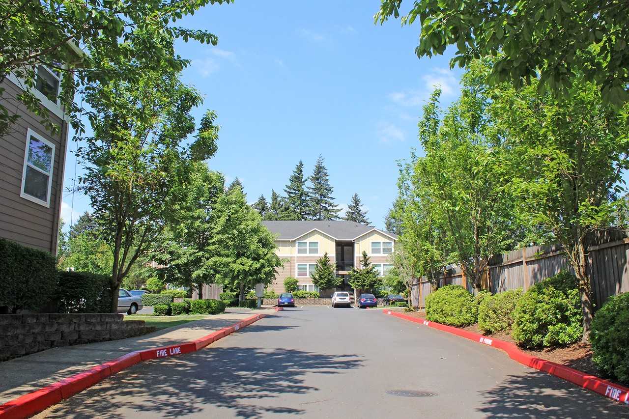 683 Northeast 162nd Avenue - Photo 2 of 29