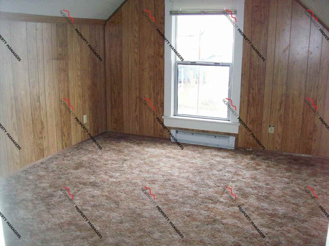 171 Sw Lewis St - Photo 3 of 8